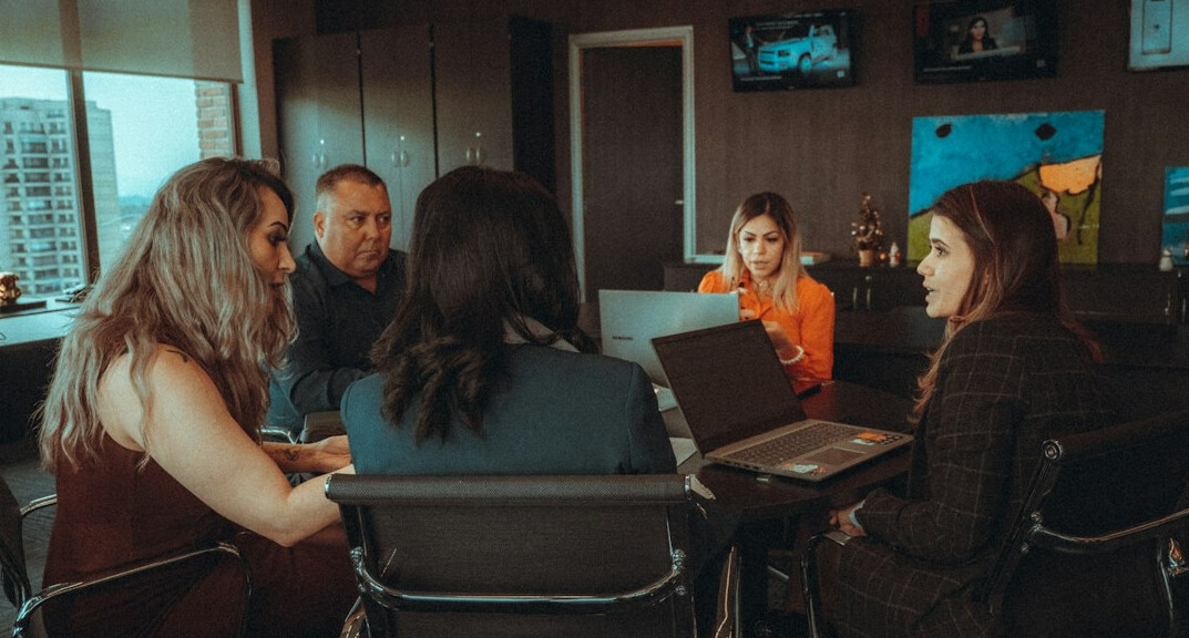 retail security team meeting