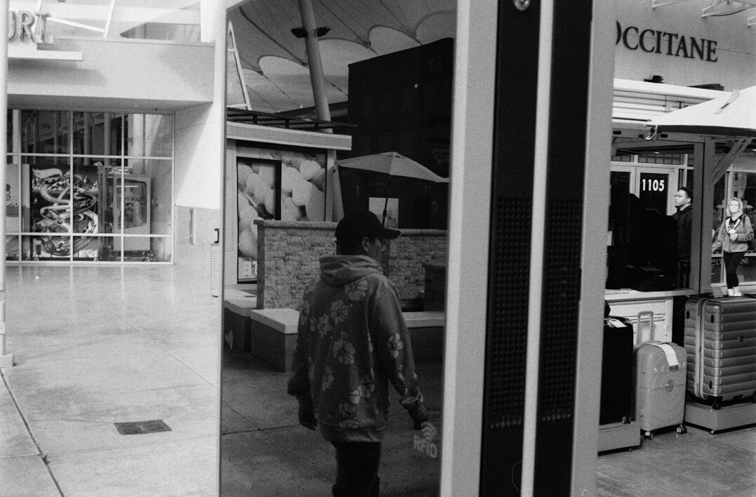 hidden camera catching thief in store
